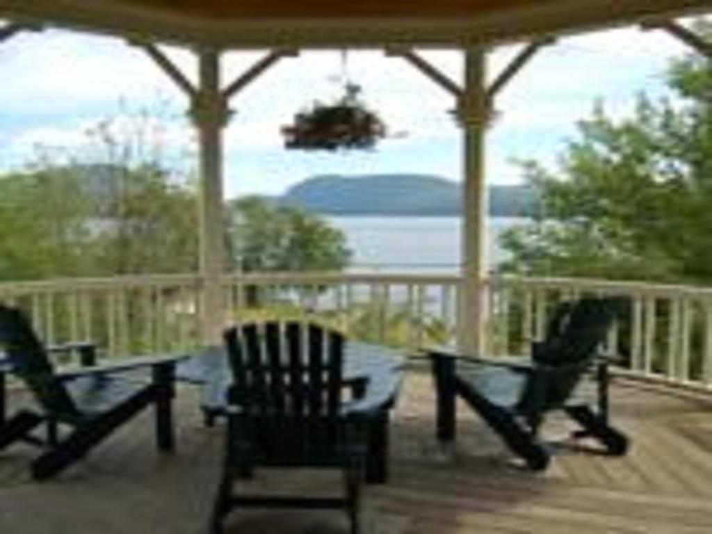 Willoughvale Inn Westmore Newport Екстер'єр фото