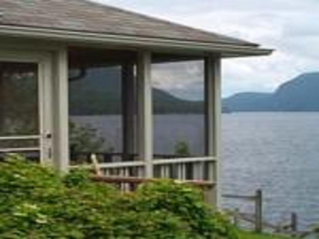 Willoughvale Inn Westmore Newport Екстер'єр фото