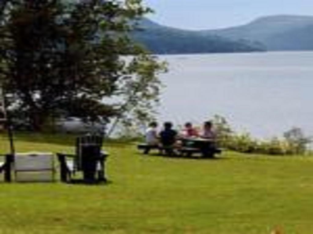 Willoughvale Inn Westmore Newport Екстер'єр фото